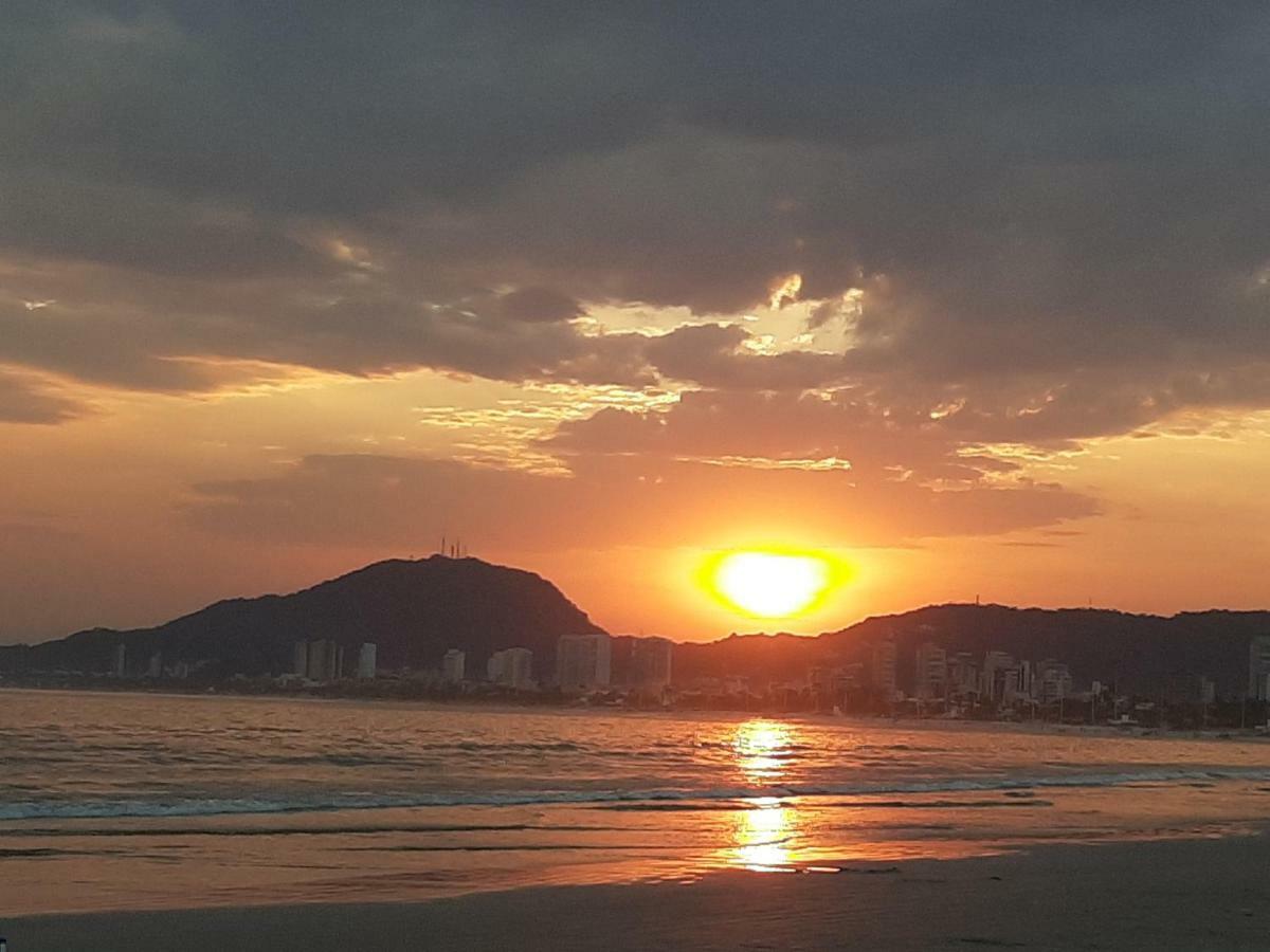 Guaruja Praia Da Enseada Exterior photo